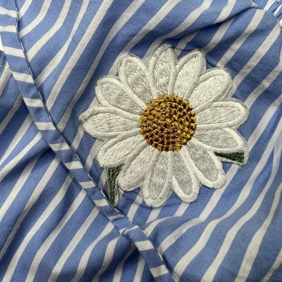 BCX Womens Blue White Stripe Crop Top Size Medium‎ Daisy Sleeveless - Picture 3 of 8